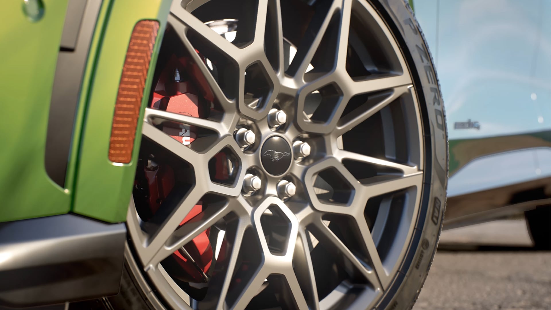 Un prim-plan cu modelul Ford Mustang Mach-E care prezintă roți aliaj de 20" de culoare Carbonised Grey.