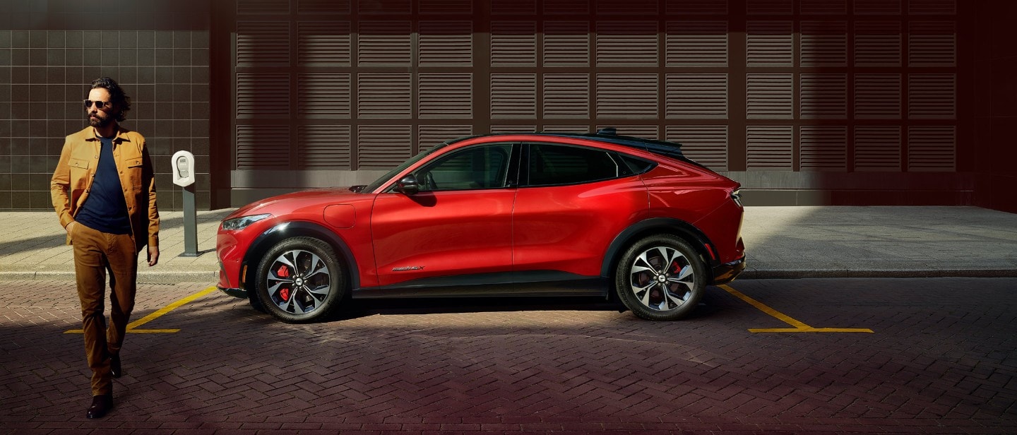 Ford mach outlet e pret
