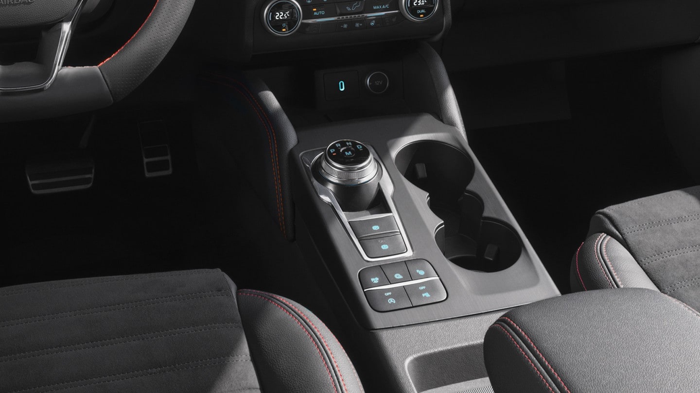 Noul Ford Kuga ST-Line X interior prim-plan schimbator viteze