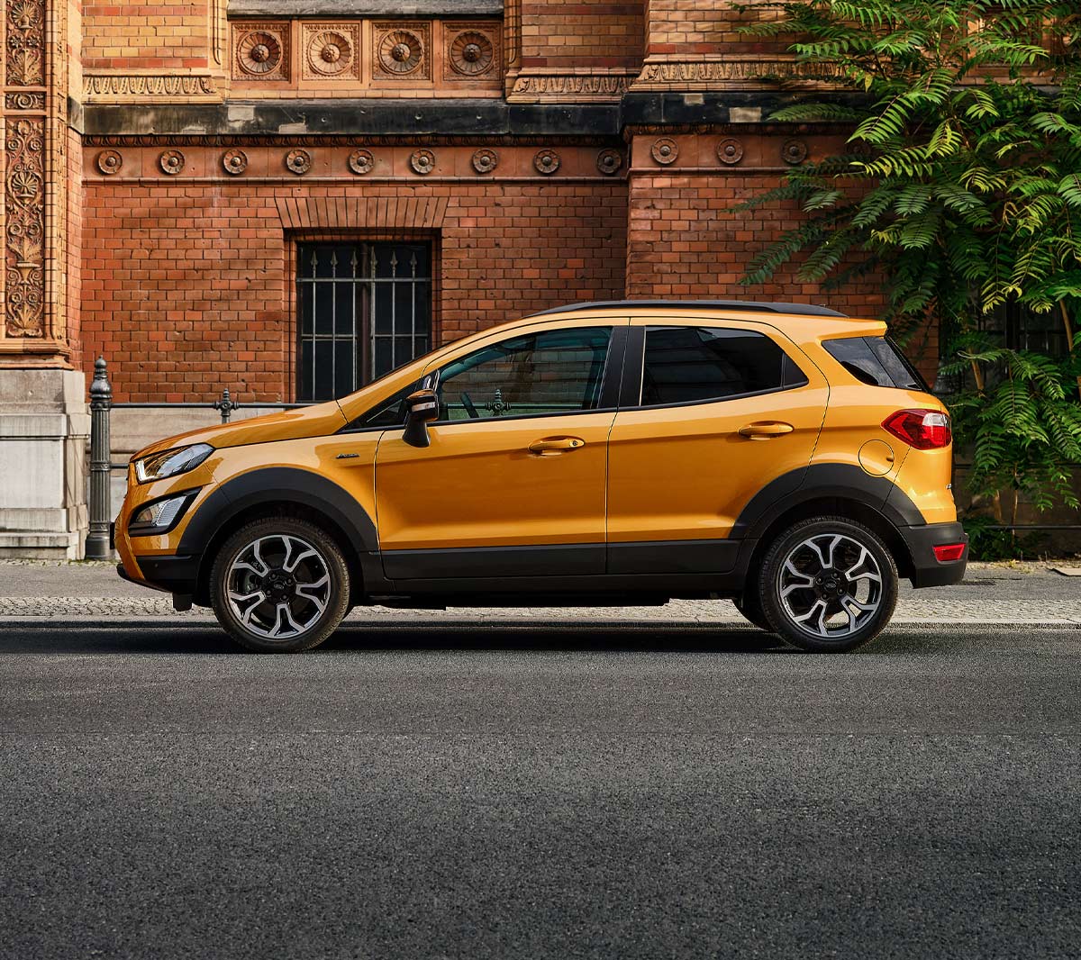 Ford EcoSport Active din profil