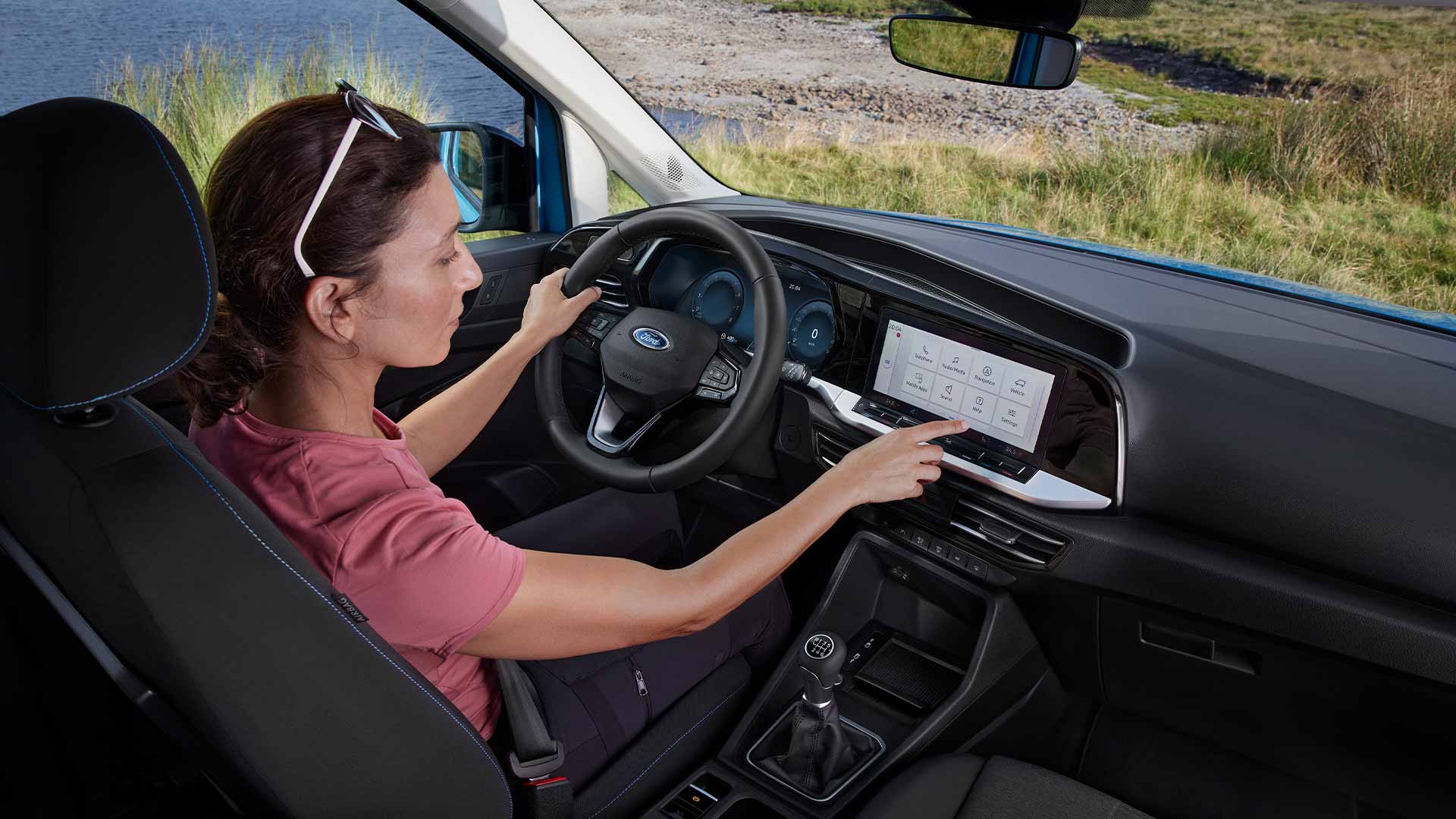 Ford Tourneo Connect, detaliu consolă digitală 