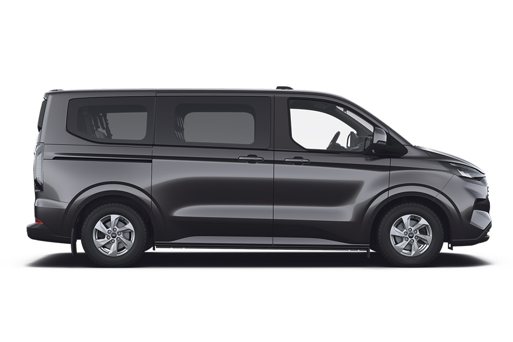 Un Ford Tourneo Custom negru, parte a gamei Ford de MPV-uri și vehicule pentru transport persoane.