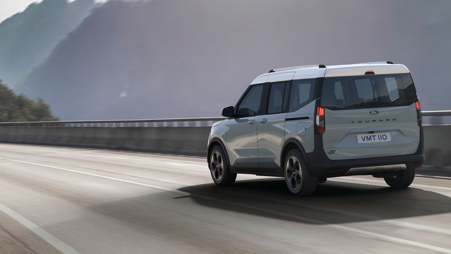 Imagine Ford E Tourneo Courier Active