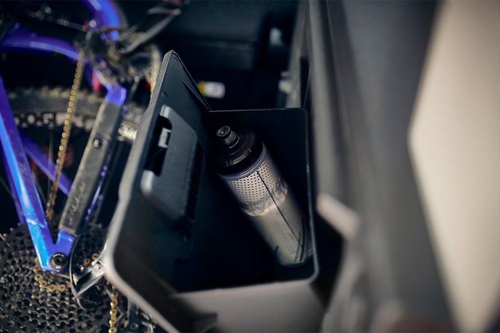 Ford E Tourneo Courier Active, cu cutie de depozitare si suport bicicletă