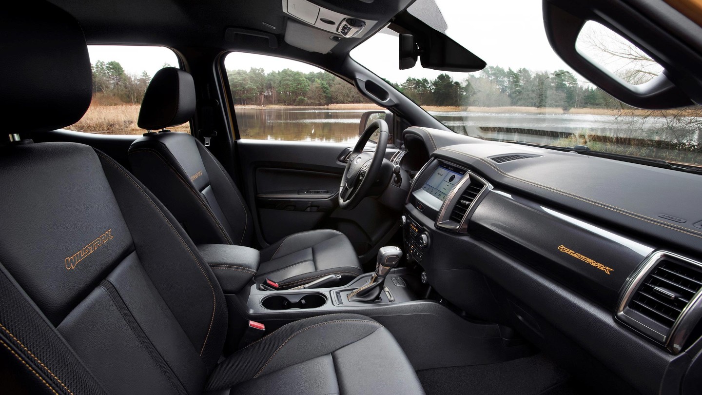 Interiorul Ford Ranger Wildtrak, vedere din interior