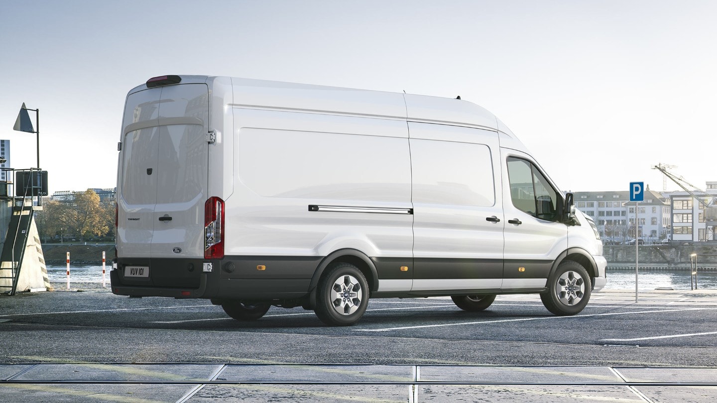 ford transit eu video_3_V363_M_L_55760_PARKING 16x9 2160x1215 BB