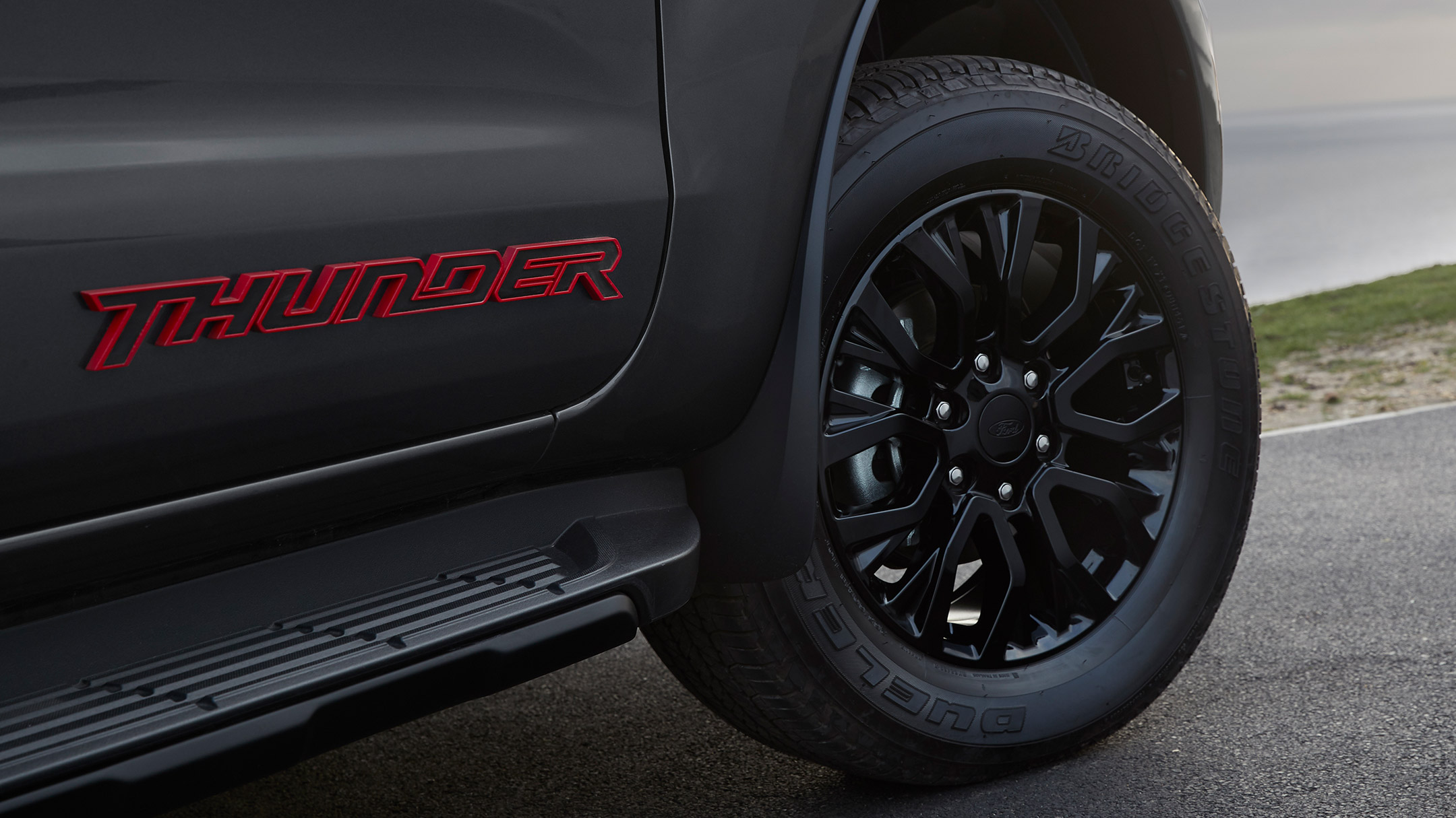 Prim-plan logo Ford Ranger Thunder