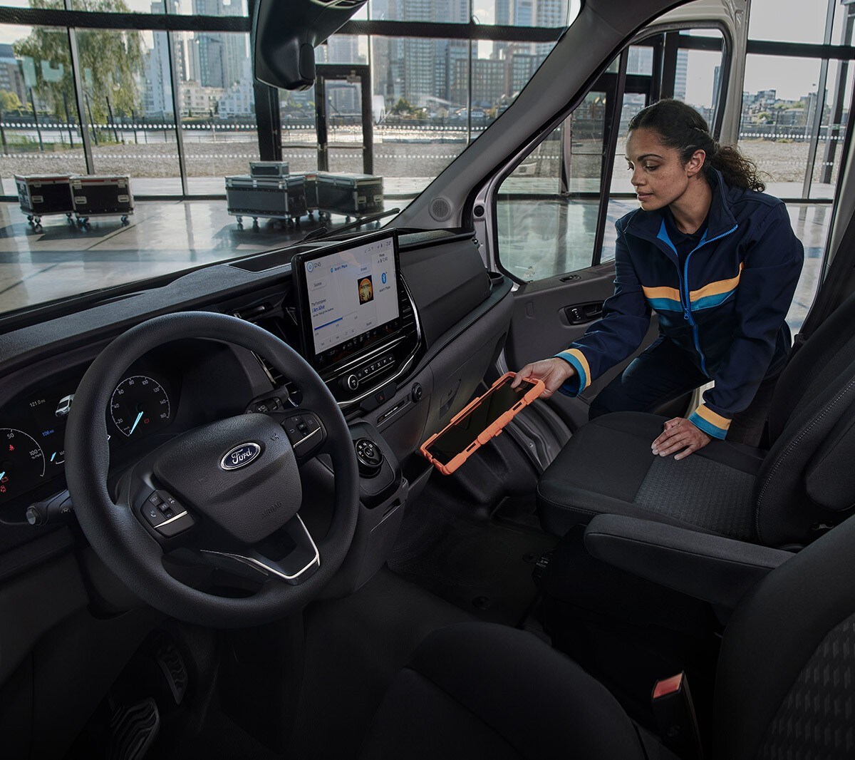 Ford E-Transit depozitare interior