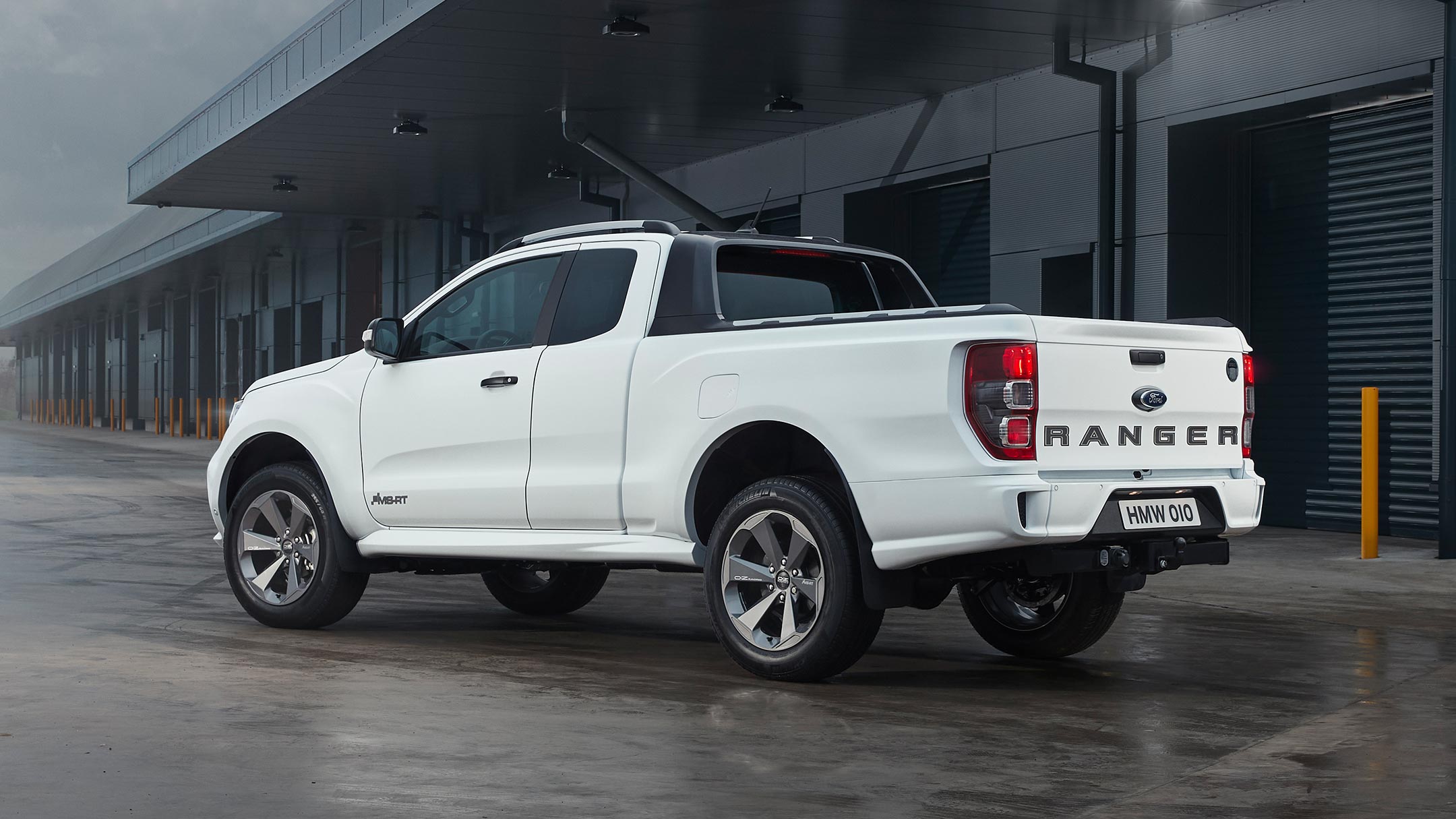Ford Ranger MS-RT parcat vedere din lateral