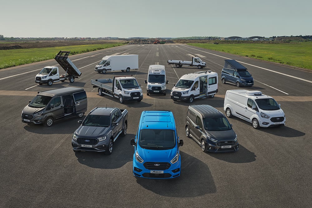 O varietate de vehicule comerciale Ford.