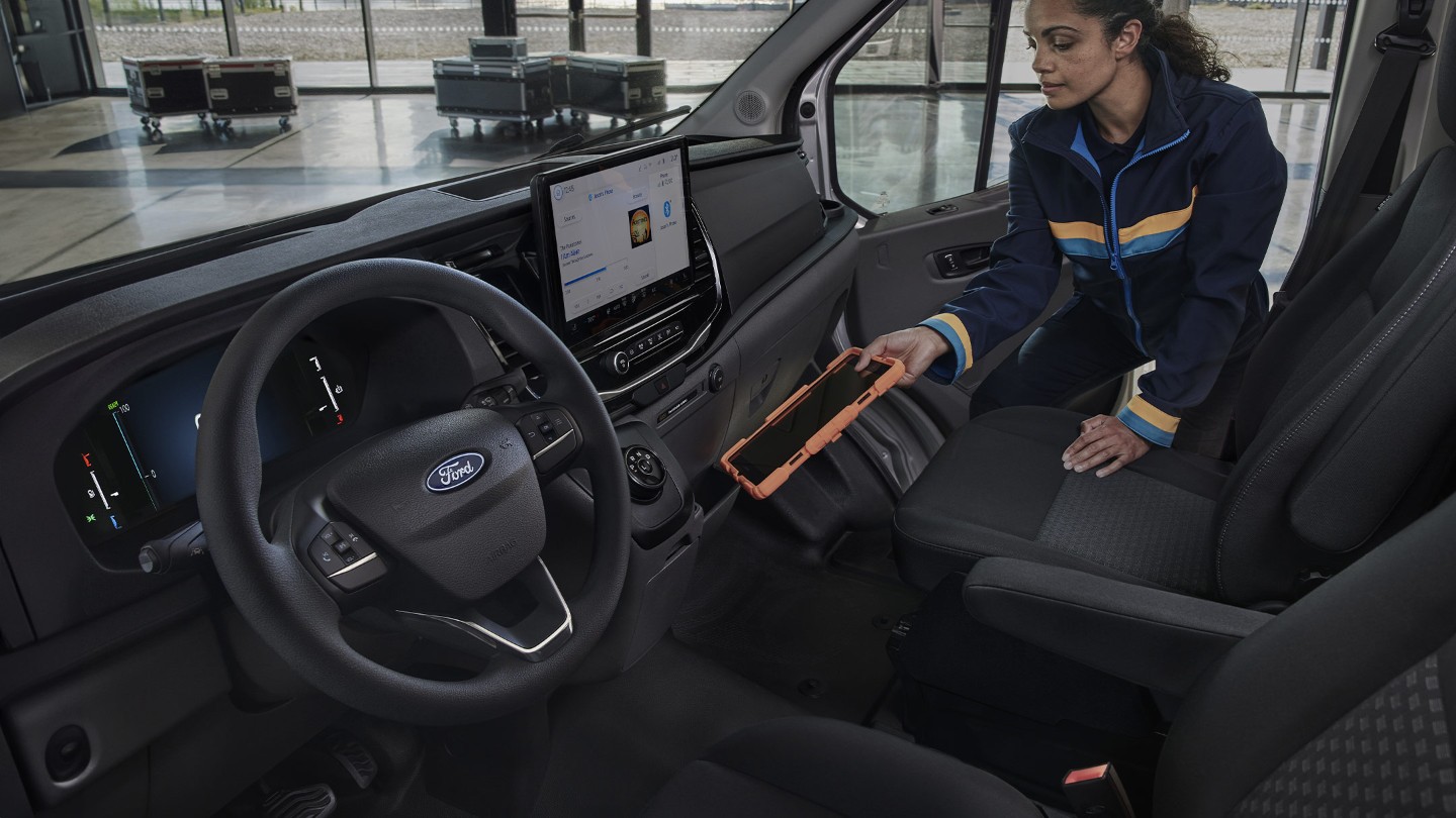 Ford E-Transit depozitare interior