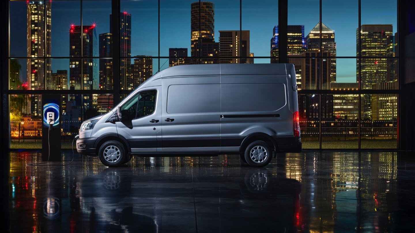 Ford E-Transit Van vedere laterală exterioară