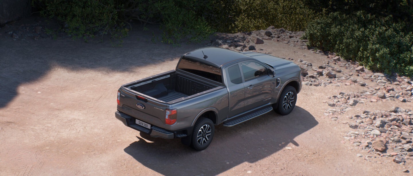 Noul Ford Ranger Cabină Extinsă, vedere din spate 3/4