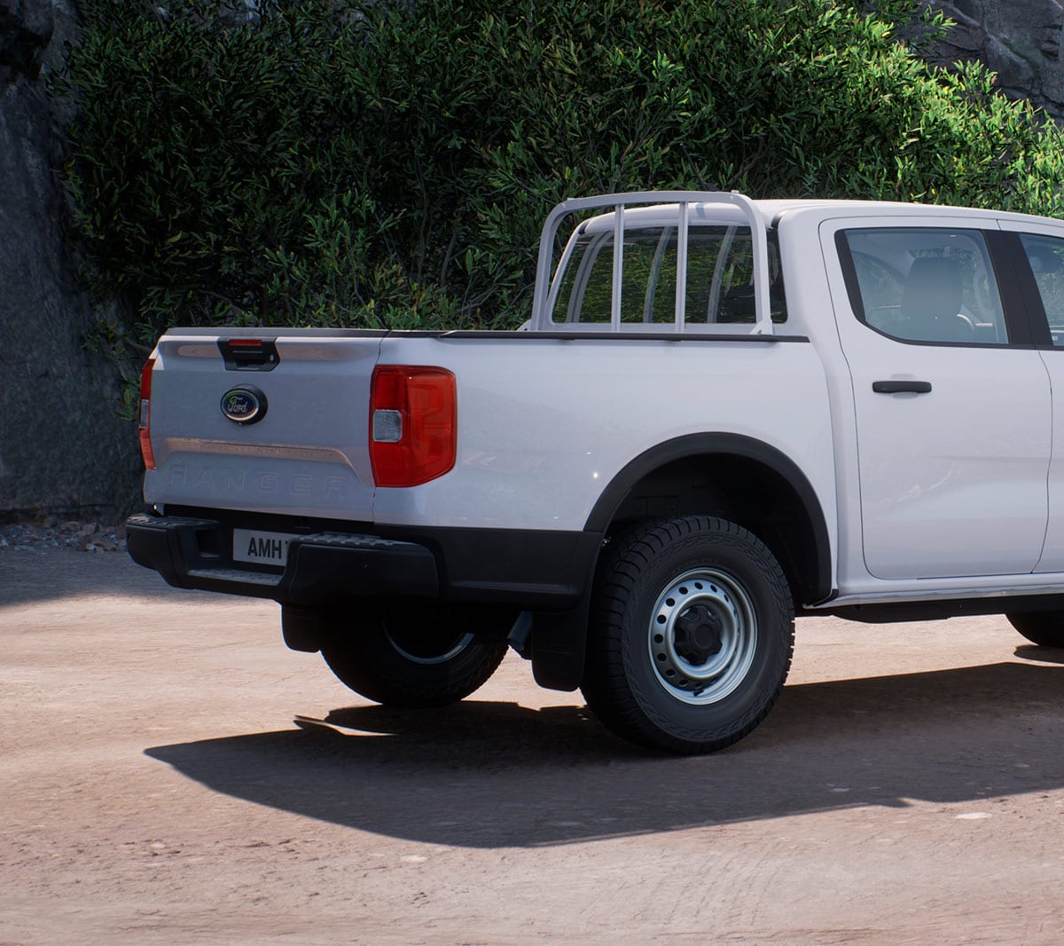 Noul Ford Ranger de culoare Frozen White, vedere din spate 3/4