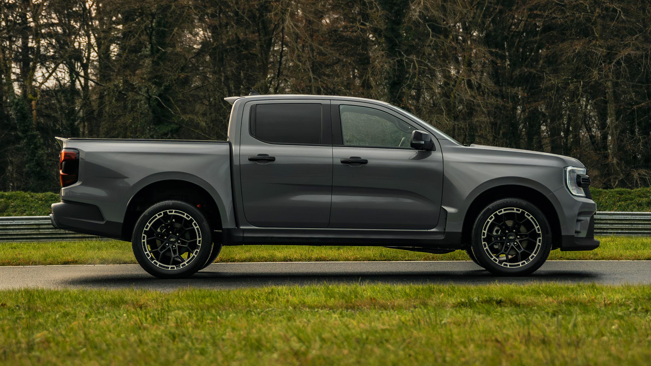 Ford Ranger MS-RT vedere laterală
