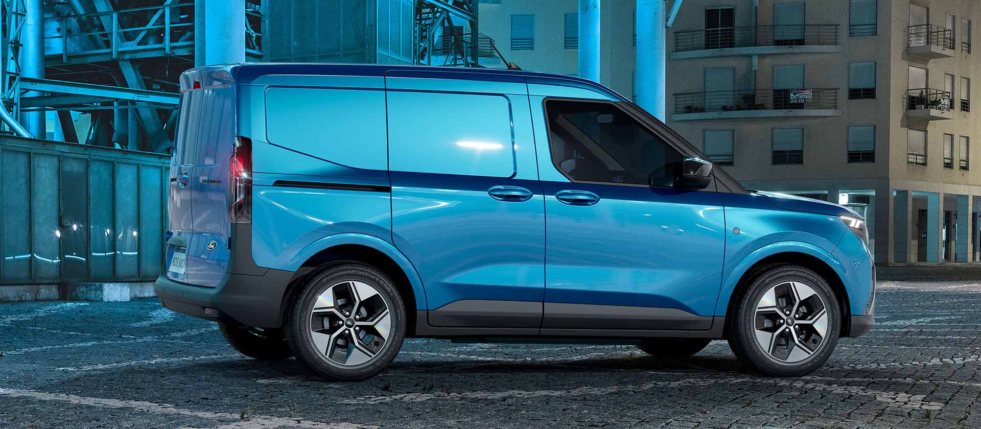 Ford E-Transit Courier - imagine laterala