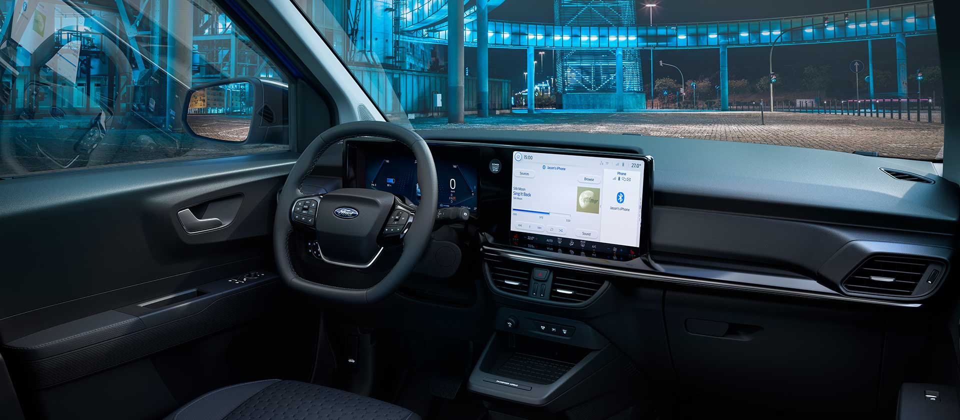 Ford E-Transit Courier - interior pe timp de noapte