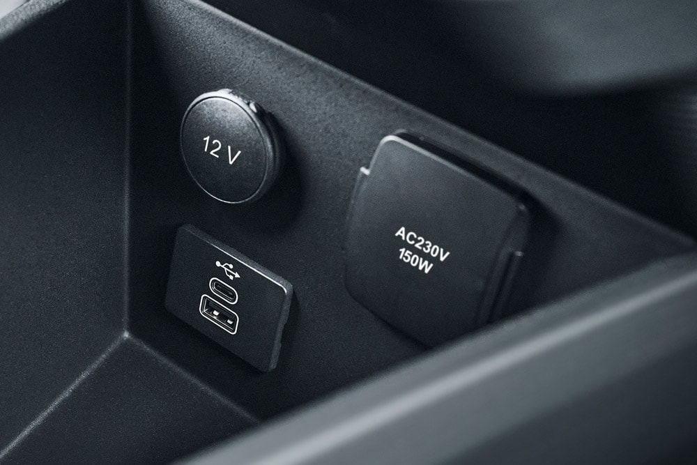 Ford E-Transit Courier - port USB